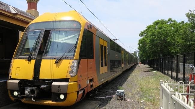 Trains in Sydney will now NOT charge extra for payments made with phone