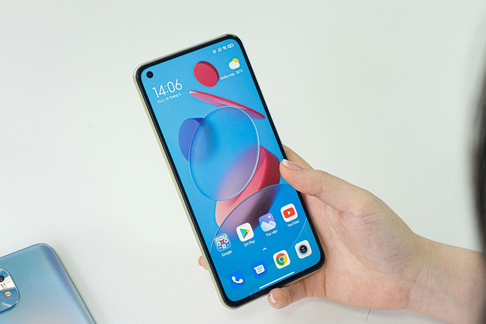 How Smartphones Turned Every Waiting Moment Into Entertainment How Smartphones Turned Every Waiting Moment Into Entertainment