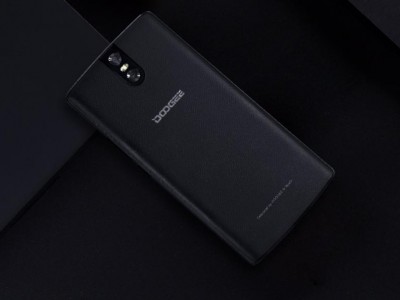 DOOGEE BL7000 coming out soon - hilariously large battery