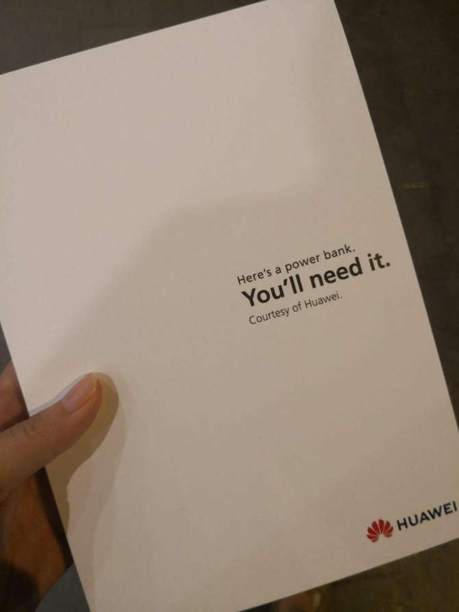 Huawei makes fun of new iPhone's battery capacity