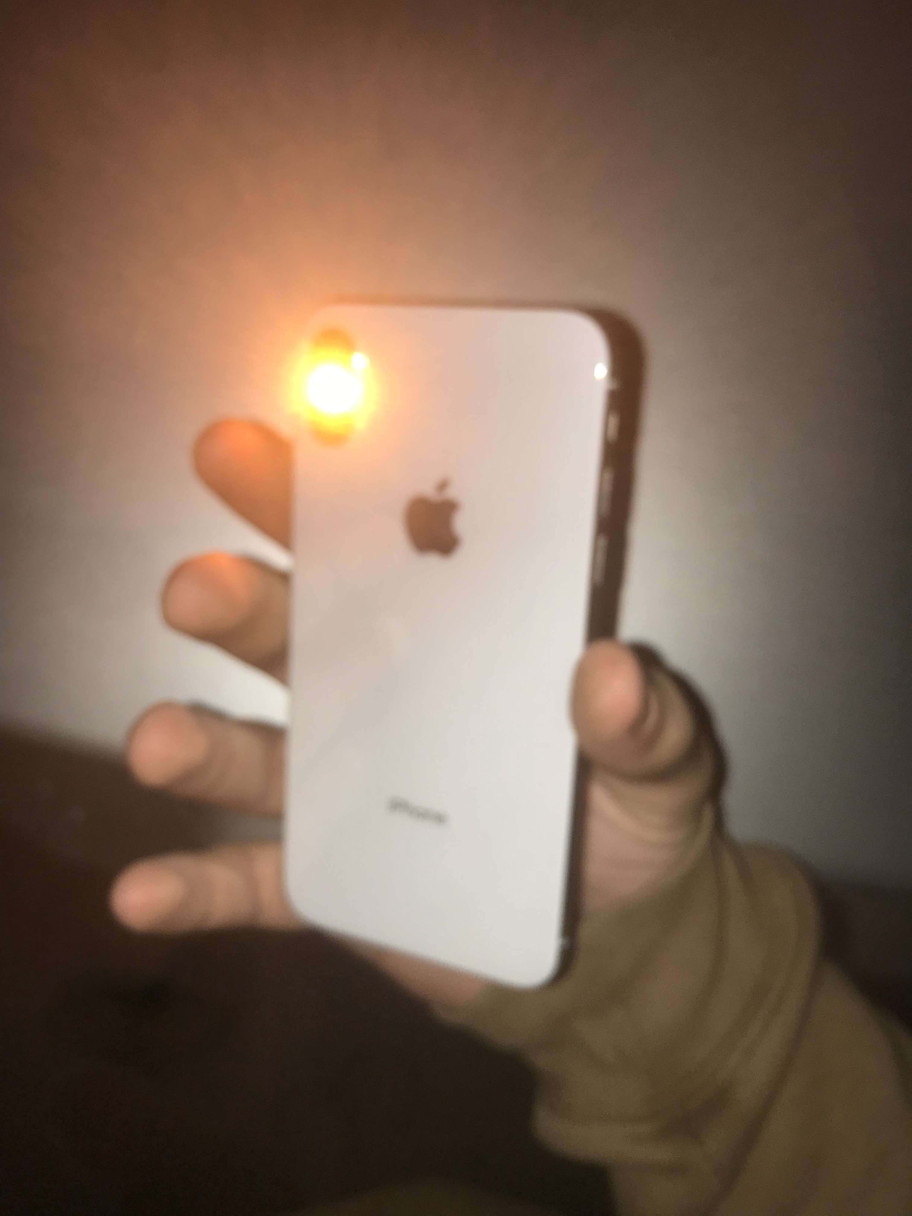 A number of iPhone X and XS owners have problems with their smartphones' flashlights