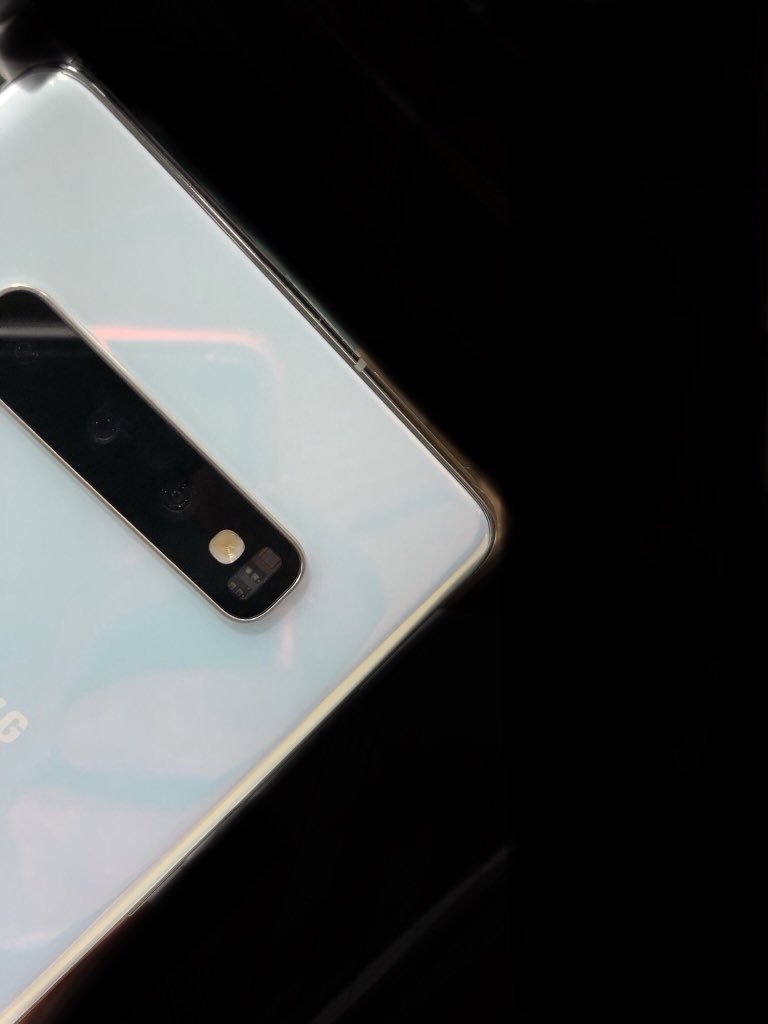 Samsung Galaxy S10 leaked in a pretty Pearl White colour