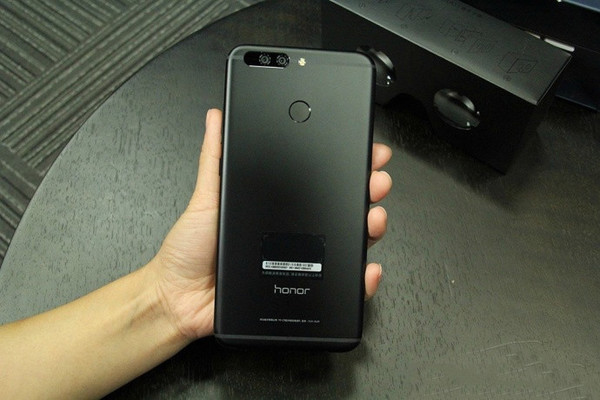 Huawei Honor 8 Pro / Honor V9 debuts