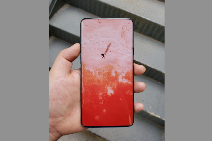 Picture of of what may be a Galaxy S10 prototype leaked