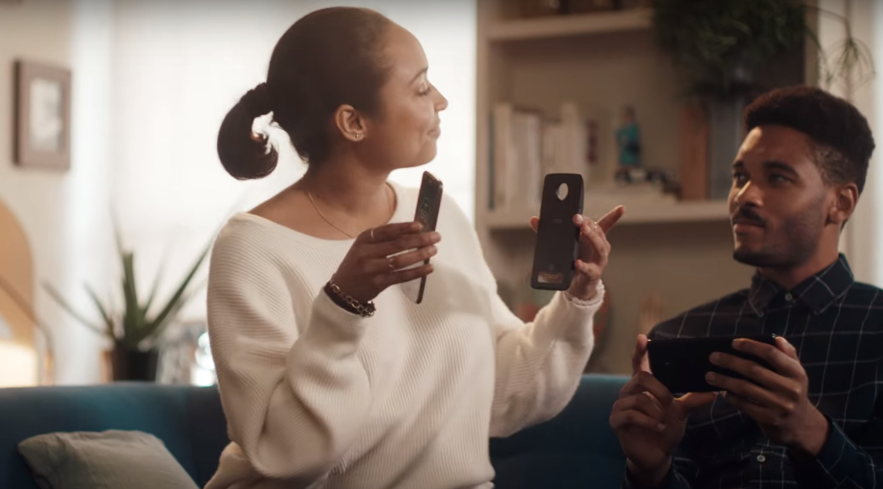 Samsung mocked Apple and now Motorola mocks them both