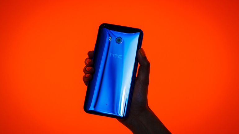 HTC U11 on sale in the US! Save yourself $100